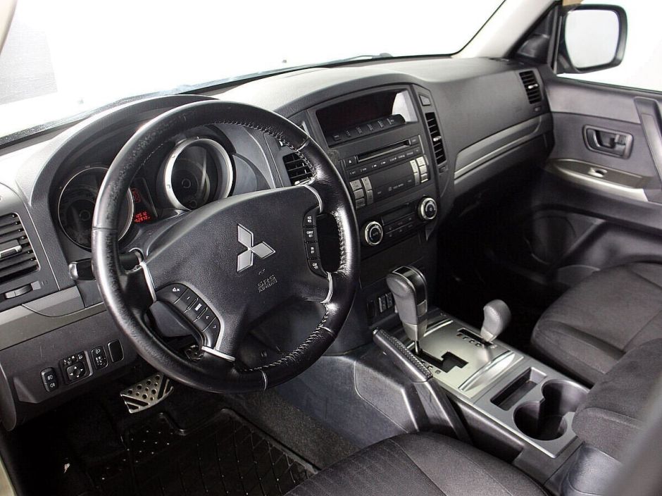 Mitsubishi Pajero 3.0 АКПП, 2012, 140 000 км фото 6