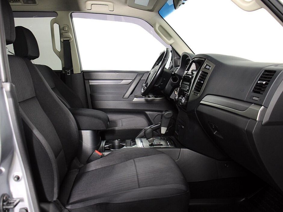 Mitsubishi Pajero 3.0 АКПП, 2015, 101 000 км фото 11