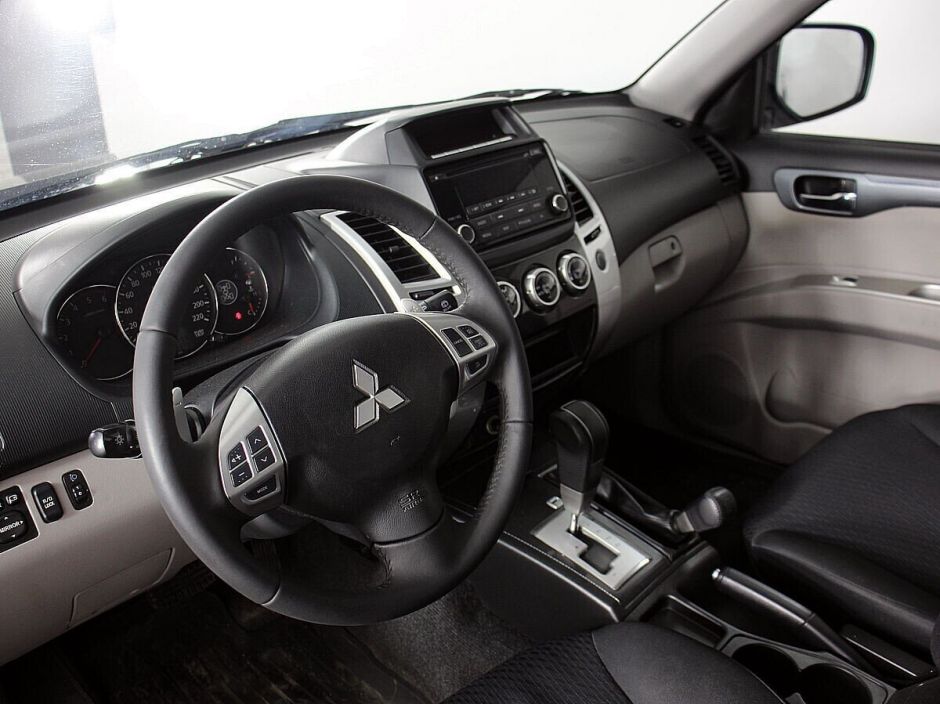 Mitsubishi Pajero Sport 2.4 АКПП, 2015, 102 000 км фото 6