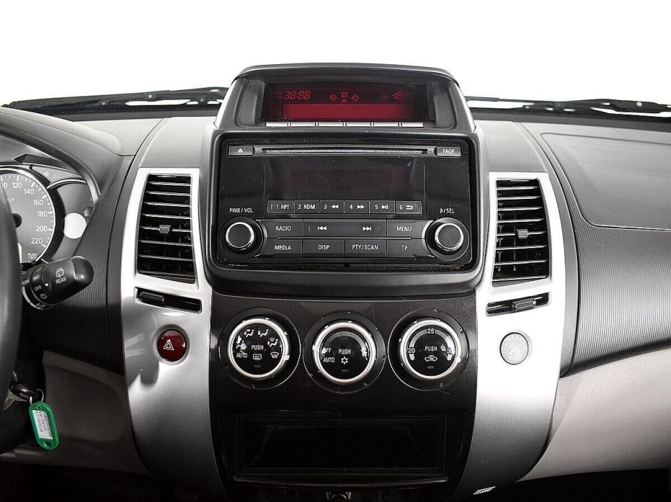 Mitsubishi Pajero Sport 2.4 АКПП, 2015, 102 000 км фото 9