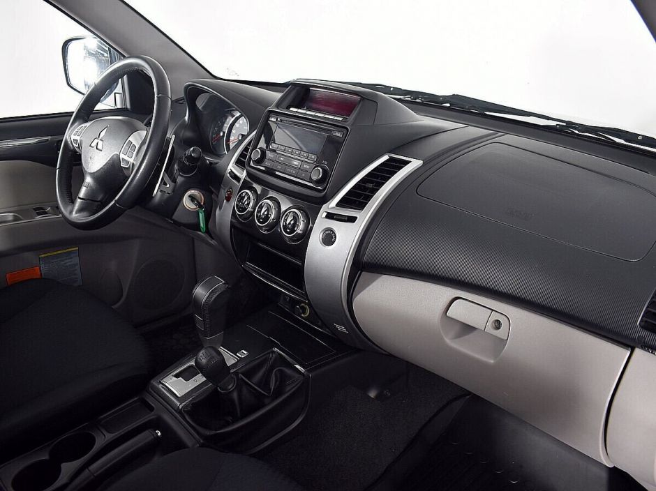Mitsubishi Pajero Sport 2.4 АКПП, 2015, 102 000 км фото 11
