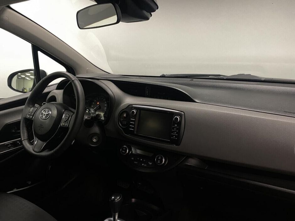 Toyota Yaris 1.5 CVT, 2017, 82 000 км фото 11