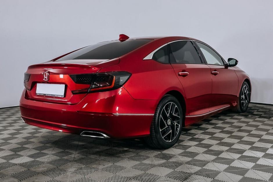 Honda Accord 2.0 АКПП, 2018, 60 000 км фото 3