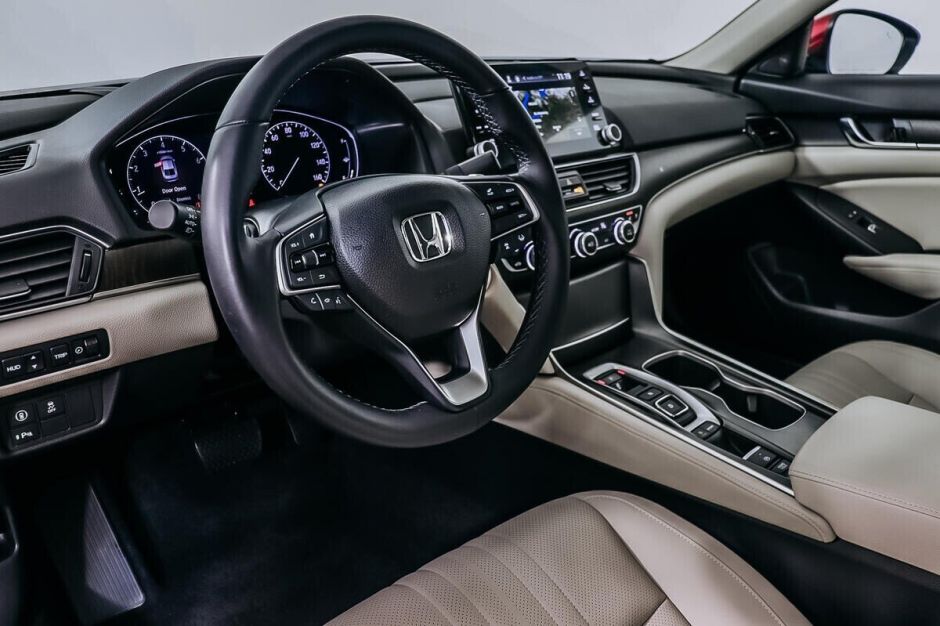Honda Accord 2.0 АКПП, 2018, 60 000 км фото 5