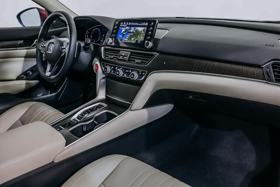 Honda Accord 2.0 АКПП, 2018, 60 000 км фото 9