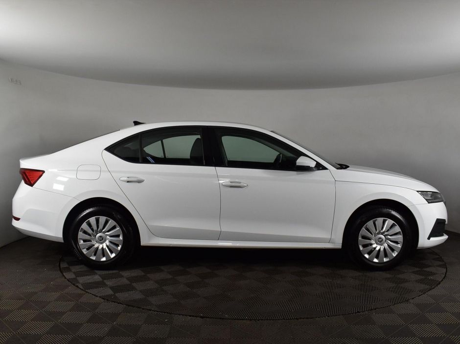 Skoda Octavia 1.6 АКПП, 2021, 24 000 км фото 4