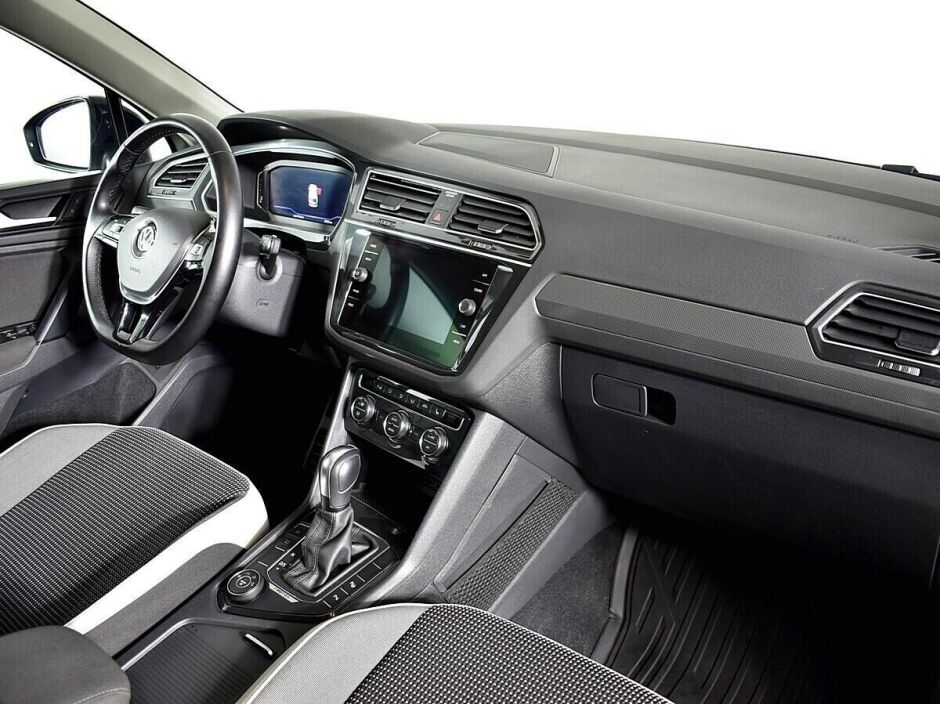 Volkswagen Tiguan 2.0 РКПП, 2019, 48 000 км фото 8