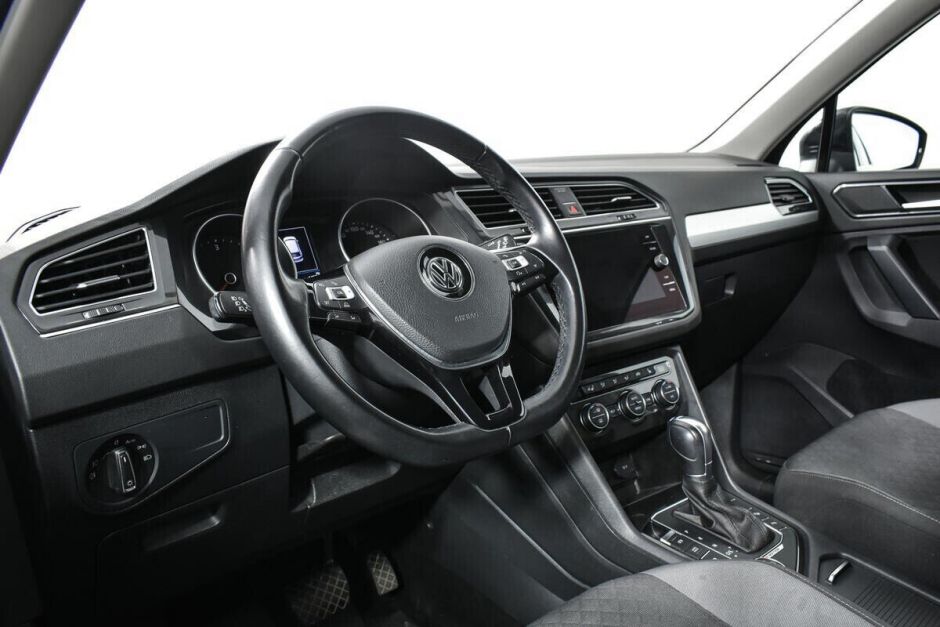 Volkswagen Tiguan 2.0 РКПП, 2018, 63 000 км фото 5
