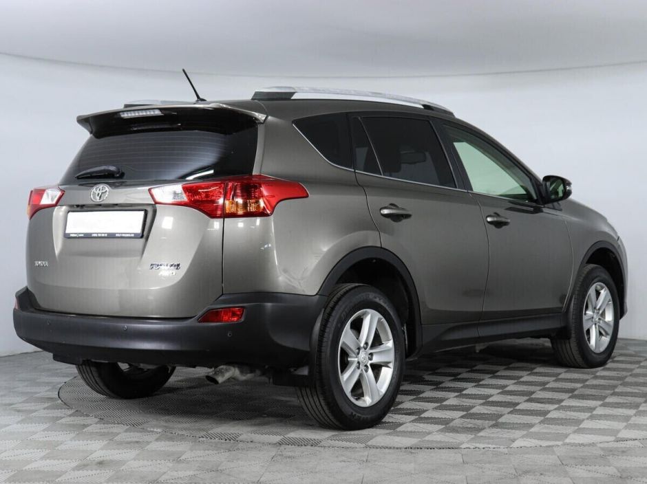 Toyota RAV4 2.2 АКПП, 2015, 103 000 км фото 4