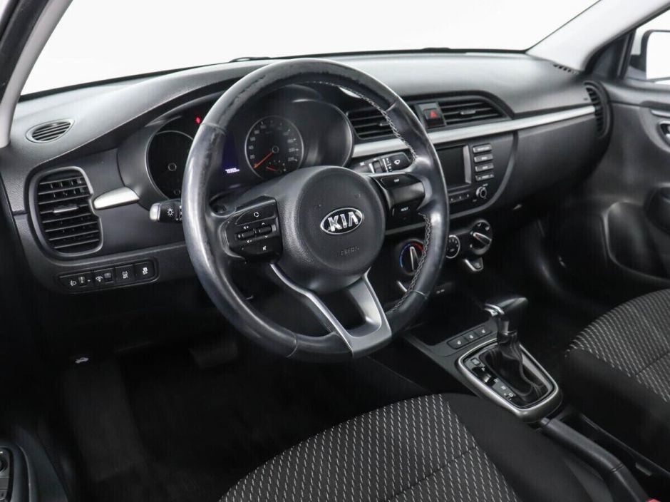 Kia Rio 1.6 АКПП, 2018, 73 000 км фото 9