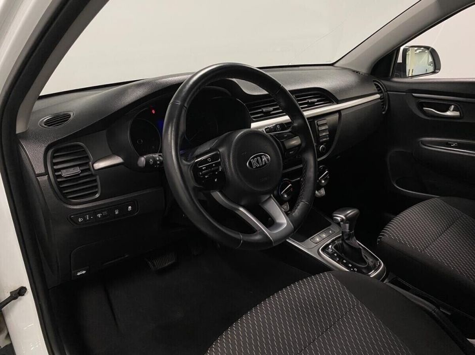 Kia Rio 1.6 АКПП, 2020, 49 000 км фото 9