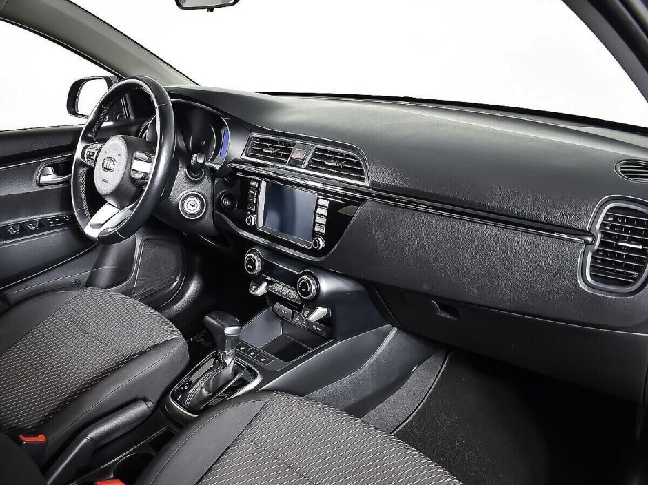 Kia Rio 1.6 АКПП, 2018, 72 000 км фото 11