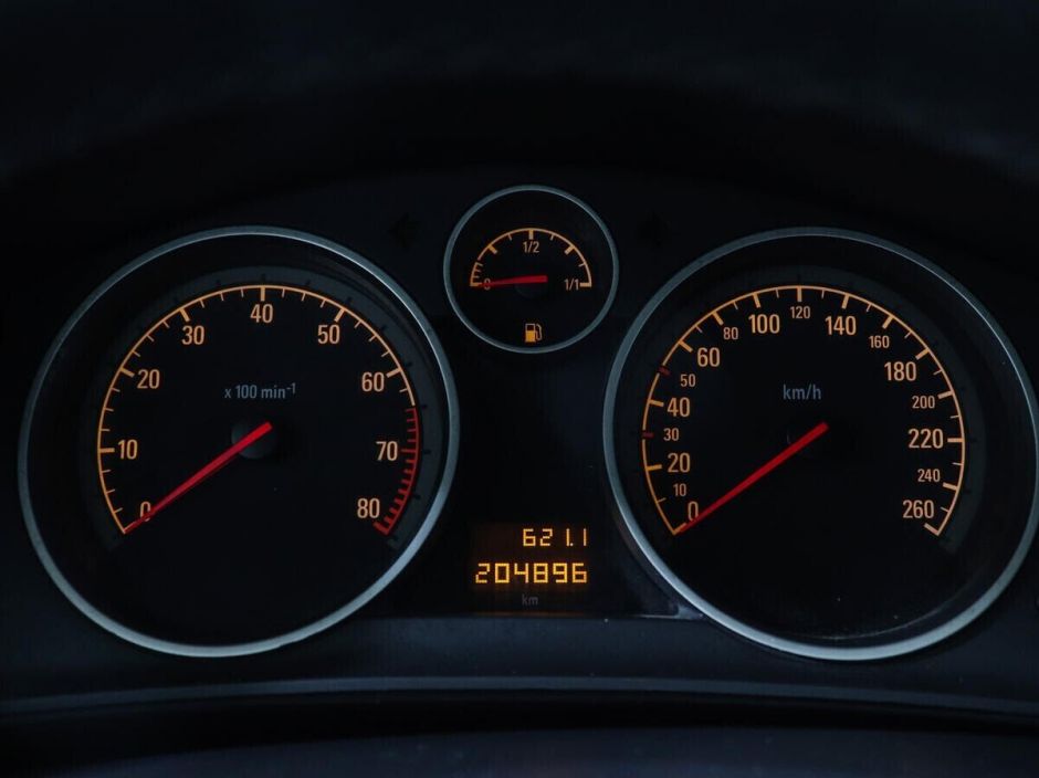 Opel Astra 1.8 МКПП, 2005, 220 000 км фото 11