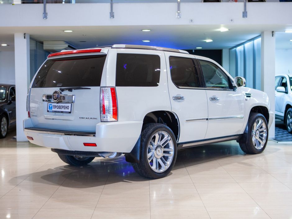 Cadillac Escalade 6.2 АКПП, 2011, 159 252 км фото 2