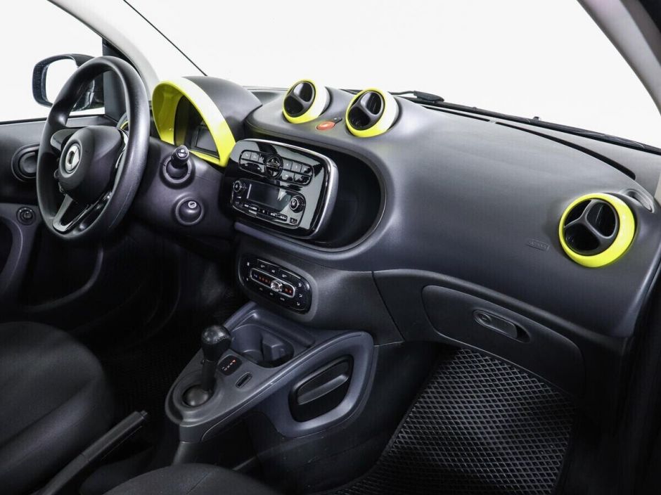 Smart Fortwo 1.0 РКПП, 2018, 71 000 км фото 6