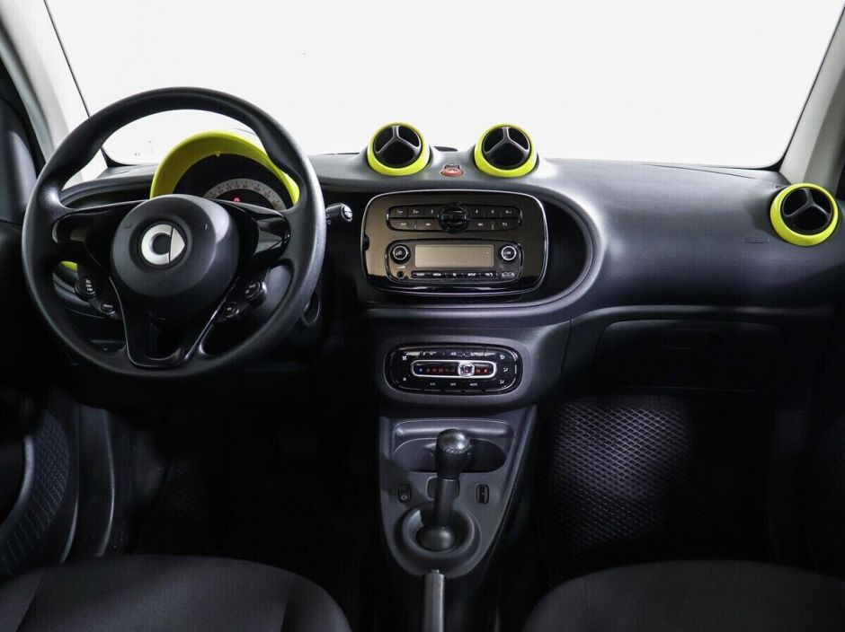 Smart Fortwo 1.0 РКПП, 2018, 71 000 км фото 7