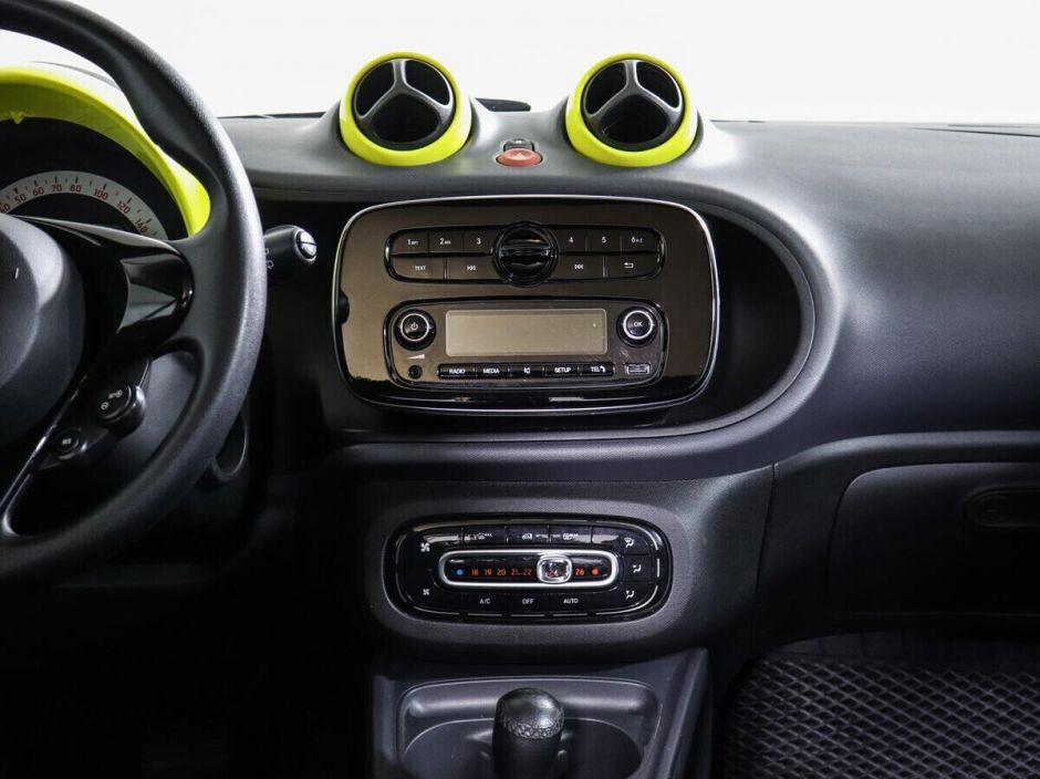 Smart Fortwo 1.0 РКПП, 2018, 71 000 км фото 8