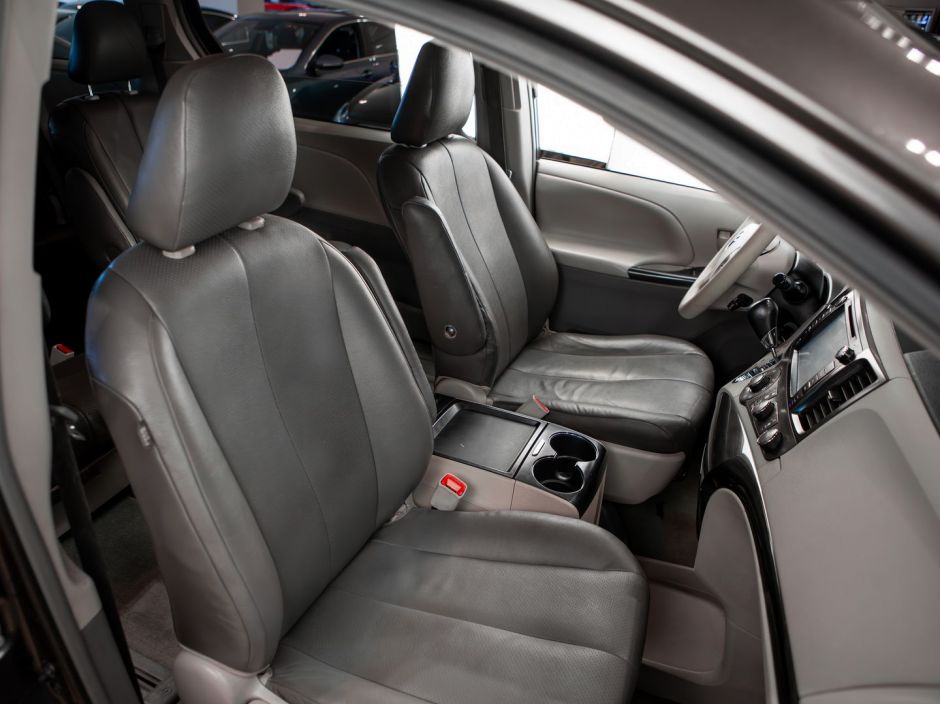 Toyota Sienna АКПП, 2012, 155 292 км фото 13