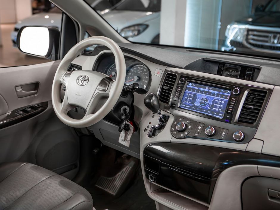 Toyota Sienna АКПП, 2012, 155 292 км фото 16