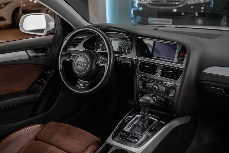 Audi A4 CVT, 2013, 130 252 км фото 10