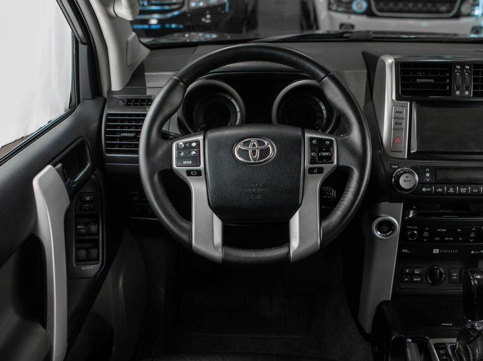 Toyota Land Cruiser Prado АКПП, 2011, 167 249 км фото 8